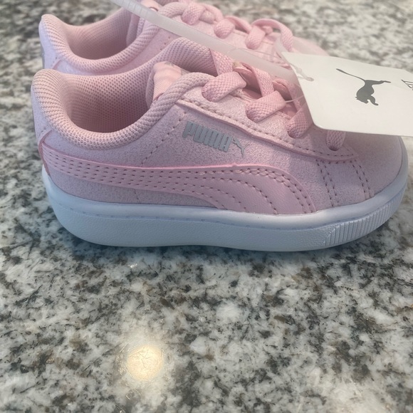 Pink Pumas Kids Size: 4 - Picture 2 of 4